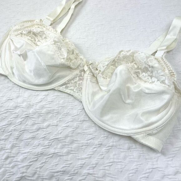 BUY 1 GET 1 FREE nursing bra cream white love pats for mothers to be size 40d st - Picture 2 of 10